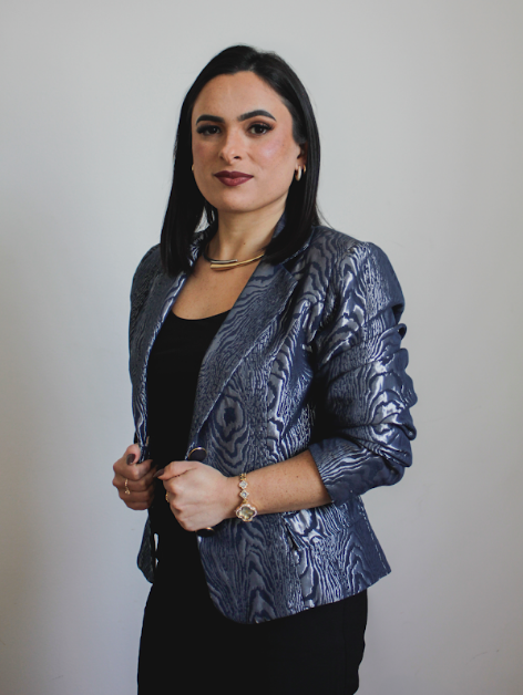 Retrato profissional de Paula Arrais